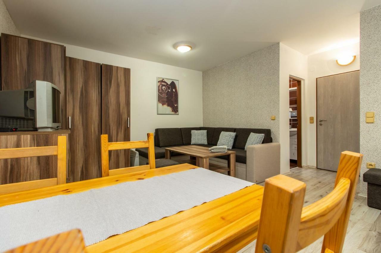 Restaurace Penzion Pod Sumarnikem Tvarozna Lhota Luaran gambar