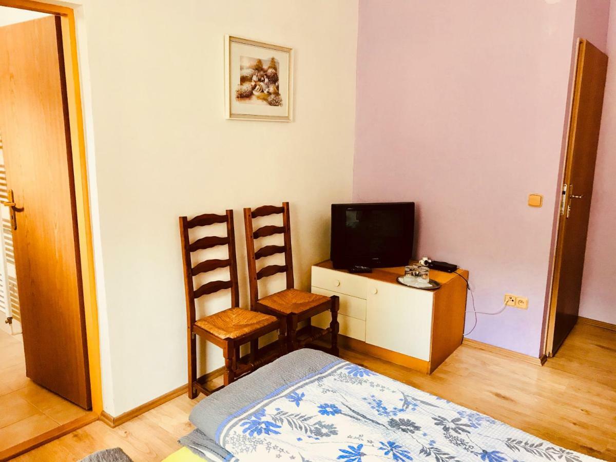 Restaurace Penzion Pod Sumarnikem Tvarozna Lhota Luaran gambar