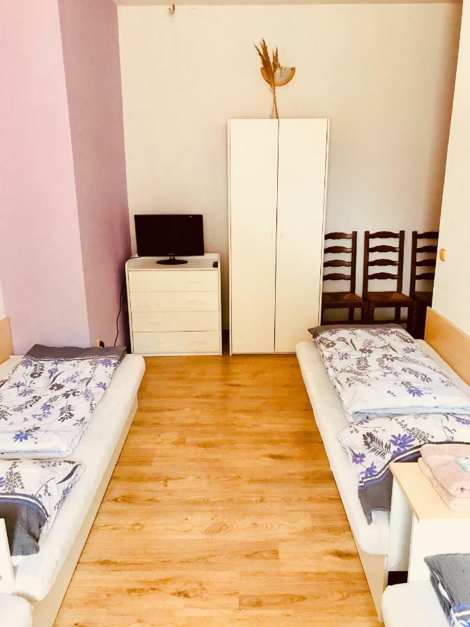 Restaurace Penzion Pod Sumarnikem Tvarozna Lhota Luaran gambar