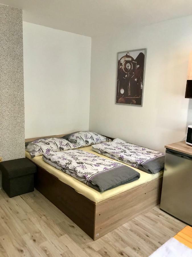 Restaurace Penzion Pod Sumarnikem Tvarozna Lhota Luaran gambar
